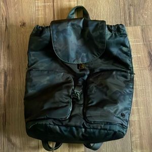 Lululemon carry onward rucksack in woodland camo